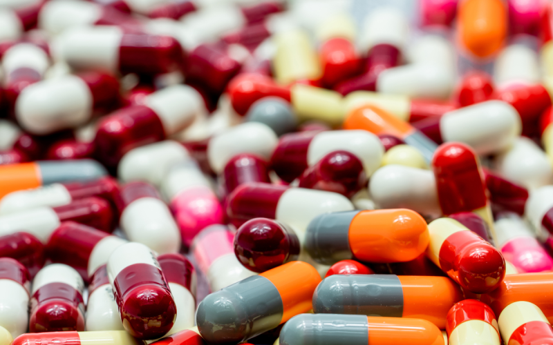 Gli antibiotici sono un’arma potente contro le infezioni batteriche, ma un uso scorretto può renderli inefficaci Gli antibiotici sono un'arma potente contro le infezioni batteriche, ma un uso scorretto può renderli inefficaci