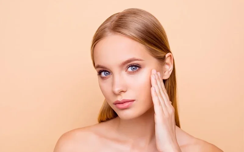 Pelle secca in autunno: come proteggerla Pelle secca in autunno: come proteggerla